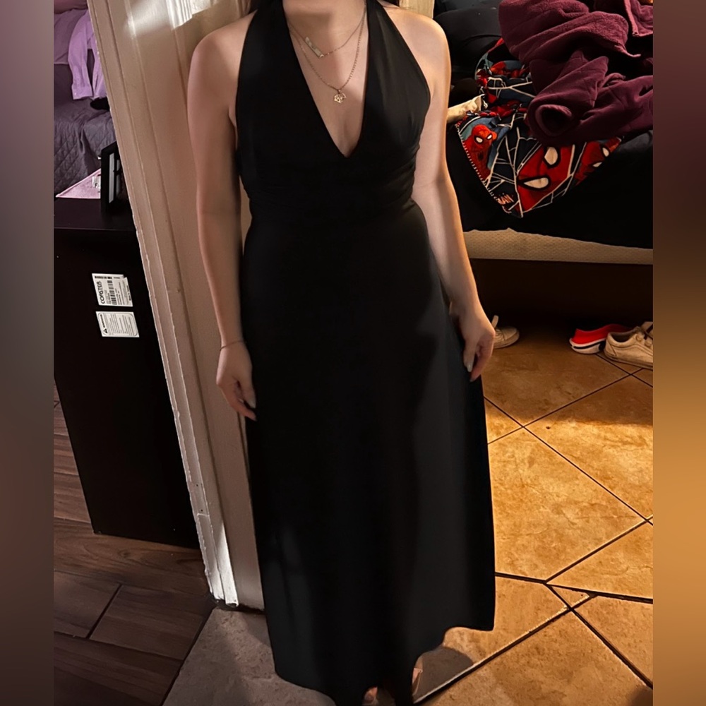Elegant Black Sleeveless Dress